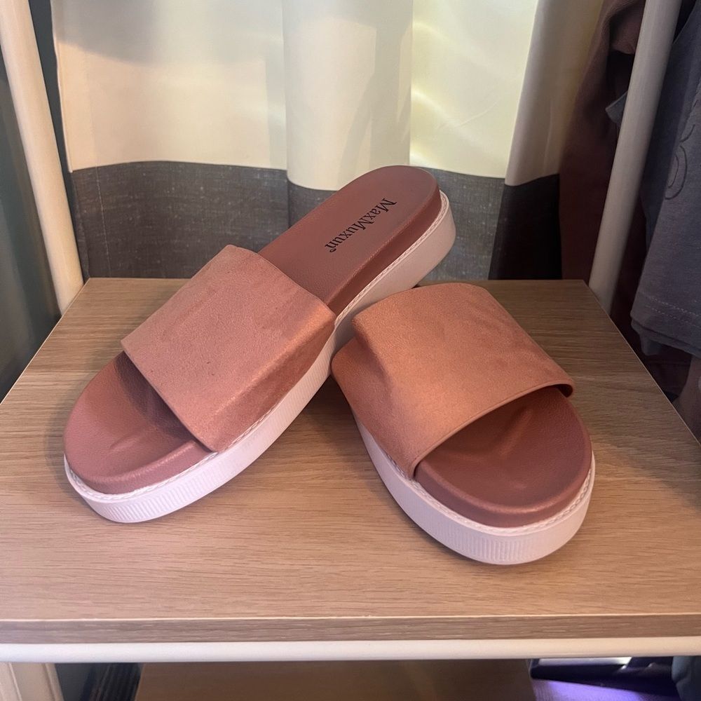 Pink and White Slide Sandals sz 7 (37)